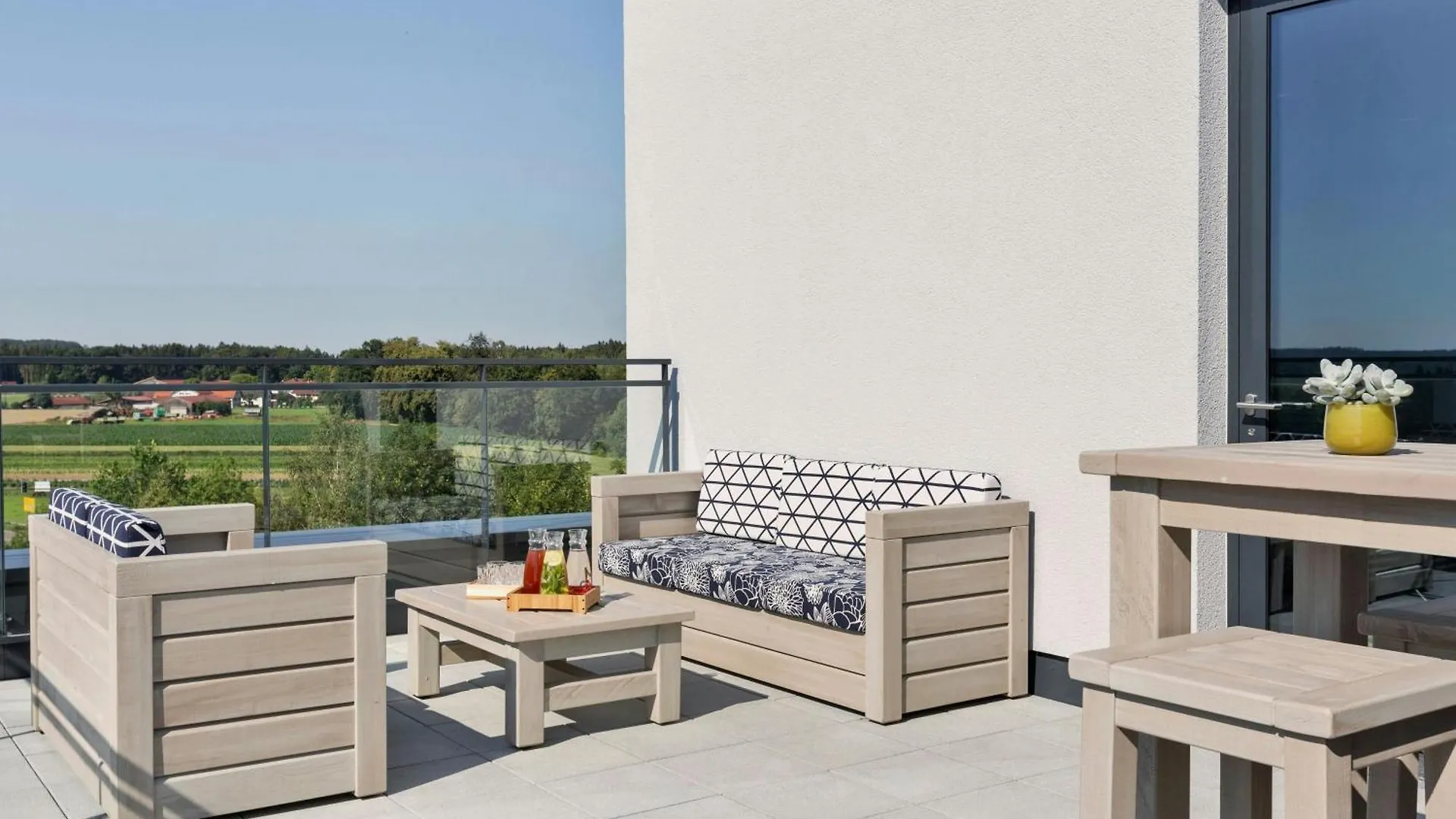Hotel Courtyard By Marriott Oberpfaffenhofen Munich South Gilching