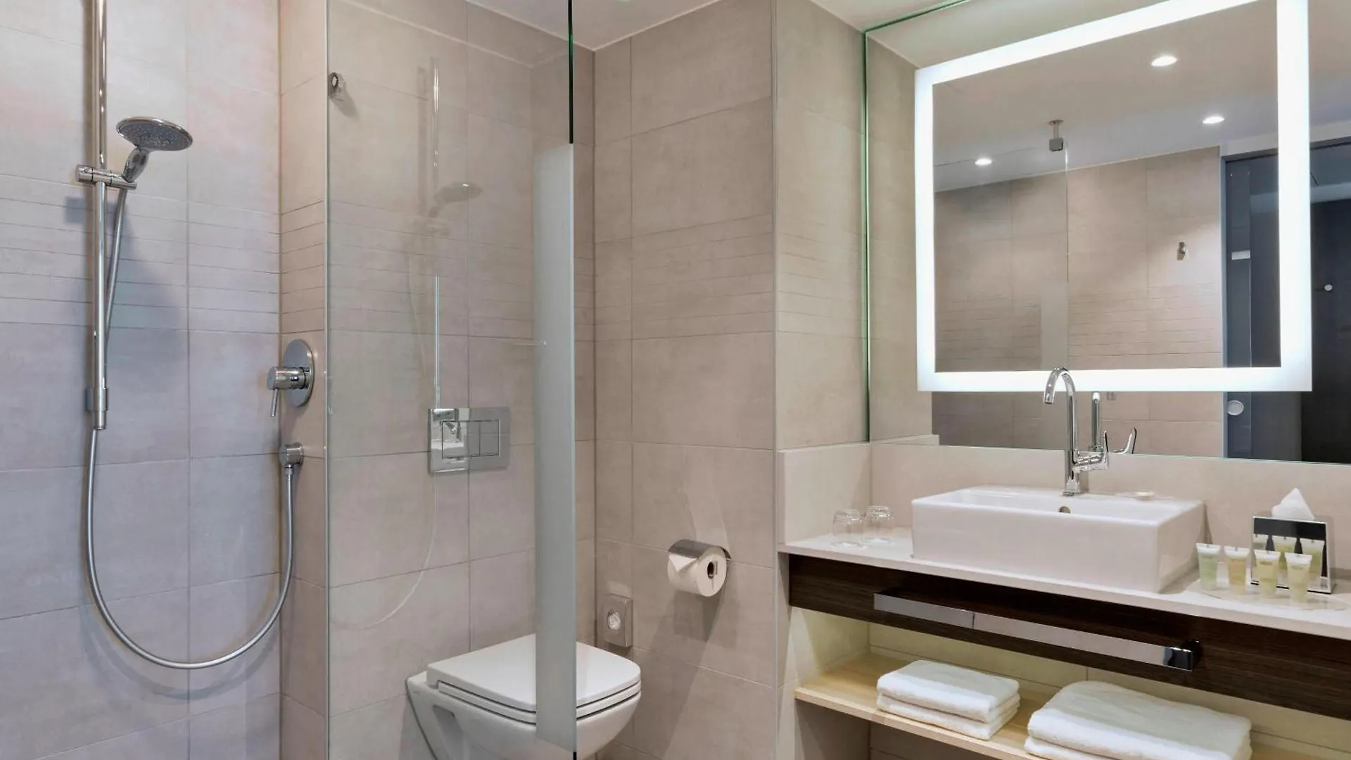Courtyard By Marriott Oberpfaffenhofen Munich South Hotel Gilching Germany